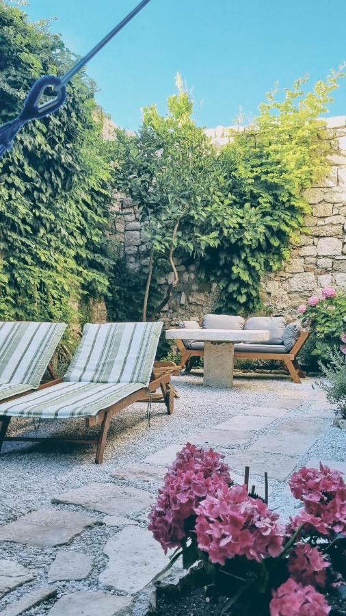 Rector'S Villa - Charming Retreat In Old Town With Jacuzzi In Private Courtyard Rab Town Ngoại thất bức ảnh