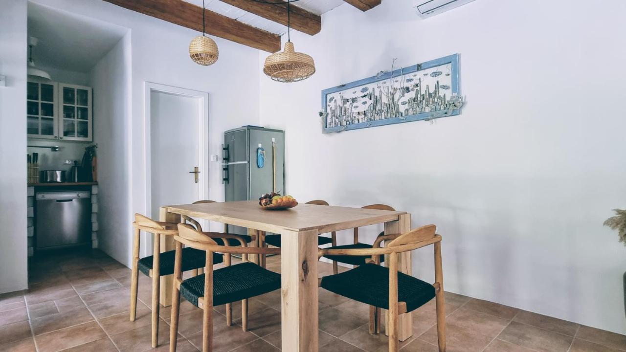 Rector'S Villa - Charming Retreat In Old Town With Jacuzzi In Private Courtyard Rab Town Ngoại thất bức ảnh