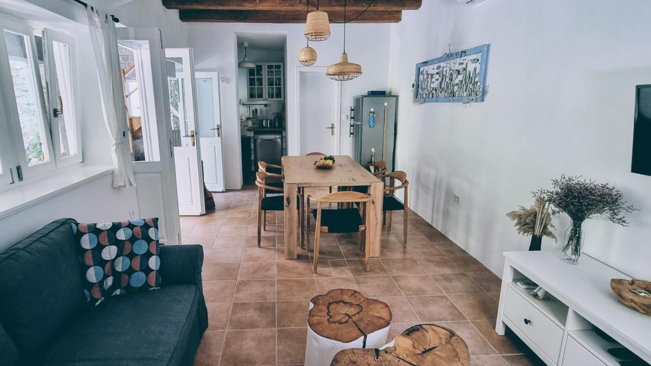 Rector'S Villa - Charming Retreat In Old Town With Jacuzzi In Private Courtyard Rab Town Ngoại thất bức ảnh
