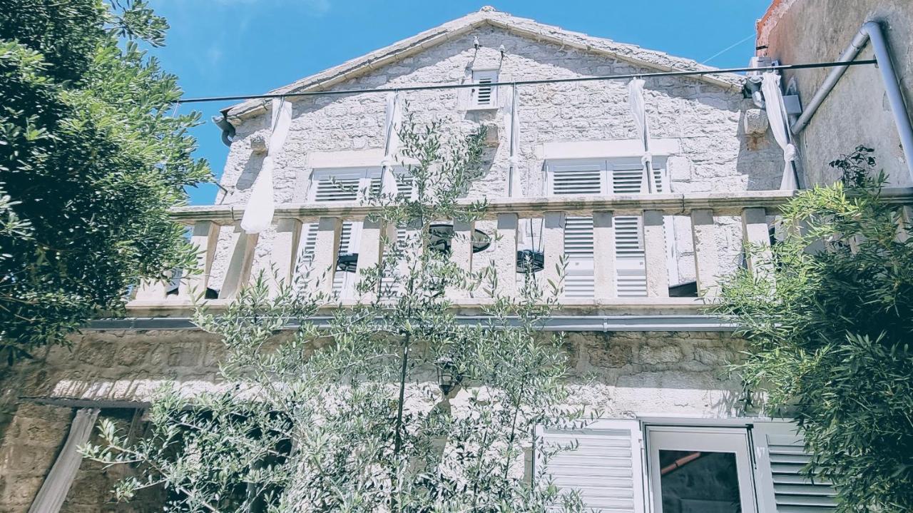 Rector'S Villa - Charming Retreat In Old Town With Jacuzzi In Private Courtyard Rab Town Ngoại thất bức ảnh